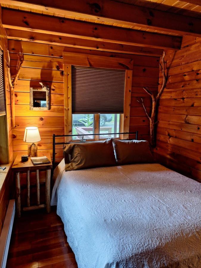 Neshannock Creekside Log Cabin Volant Ngoại thất bức ảnh